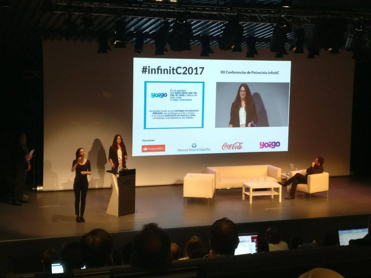 BuscamosECT's tweet photo. Miriam, ganadora absoluta de la 3ª edición presentando su proyecto delante de más de 150 responsables de comunicación de todo el país #ECT https://t.co/VRcHLUZAQg