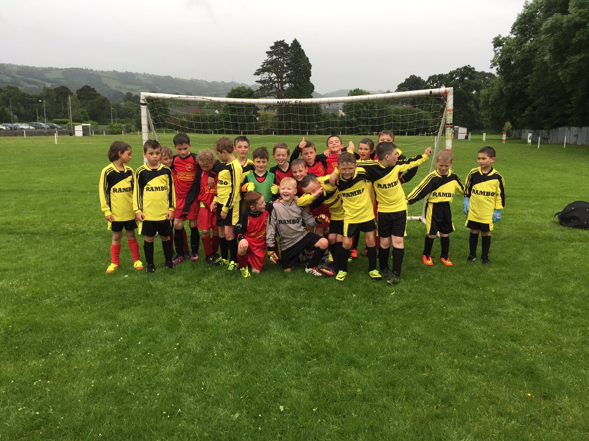 llanrwst_dan8's tweet photo. Llanrwst 9 Machno 3. Gêm olaf y tymor. Diolch I bob chwaraewr am eu cyfraniad gwych drwy'r flwydfyn. Welai chi ar diwrnod y presentation👍 https://t.co/hmoPyFzBZg