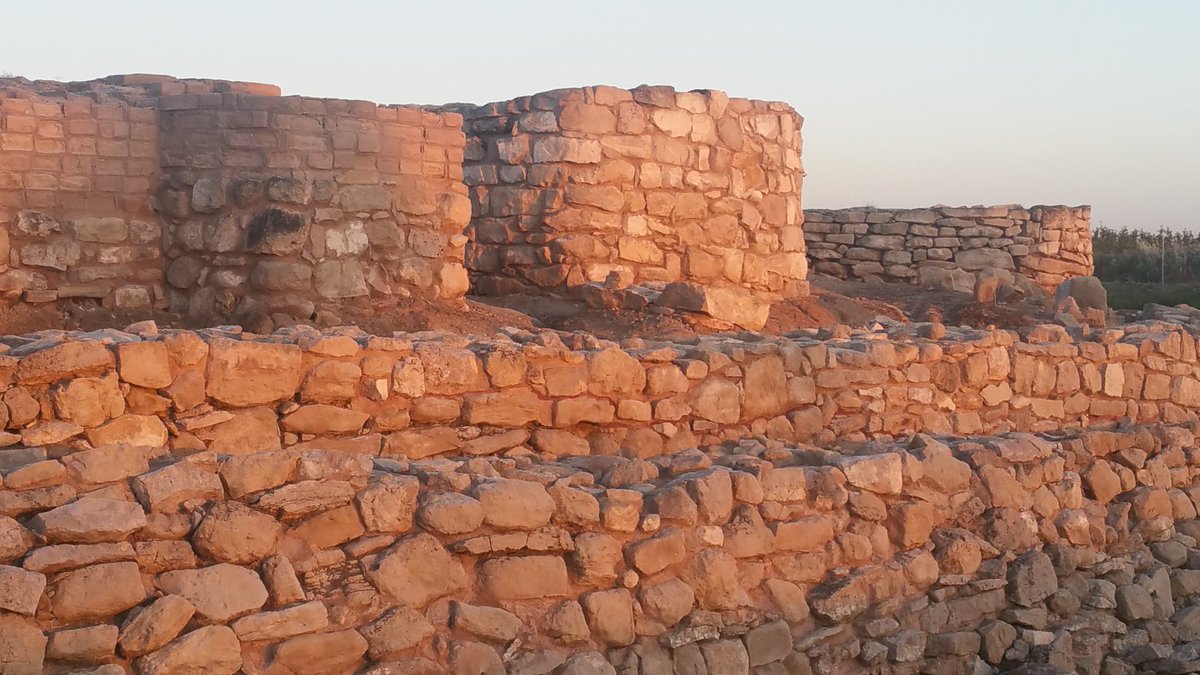GarciaDInrap's tweet photo. #Lleida #Arbeca #Catalogne : "l'imprenable" forteresse iberique de #Vilars (750-525 av. J.-C.) : une belle fouille de @UniversitatLlei https://t.co/u4npigHZAw