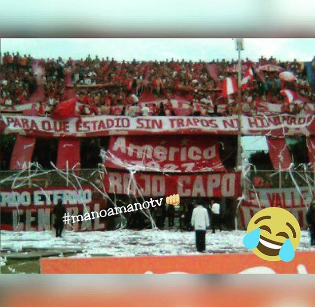 paolandrea95's tweet photo. Y si todo falla yo vuelvo de la cabeza por vos; mientras el vecino pide hinchada nosotros no sabemos cuál estadio llenarte a vos👹❤️Aguante! https://t.co/PA6pN8yV6a