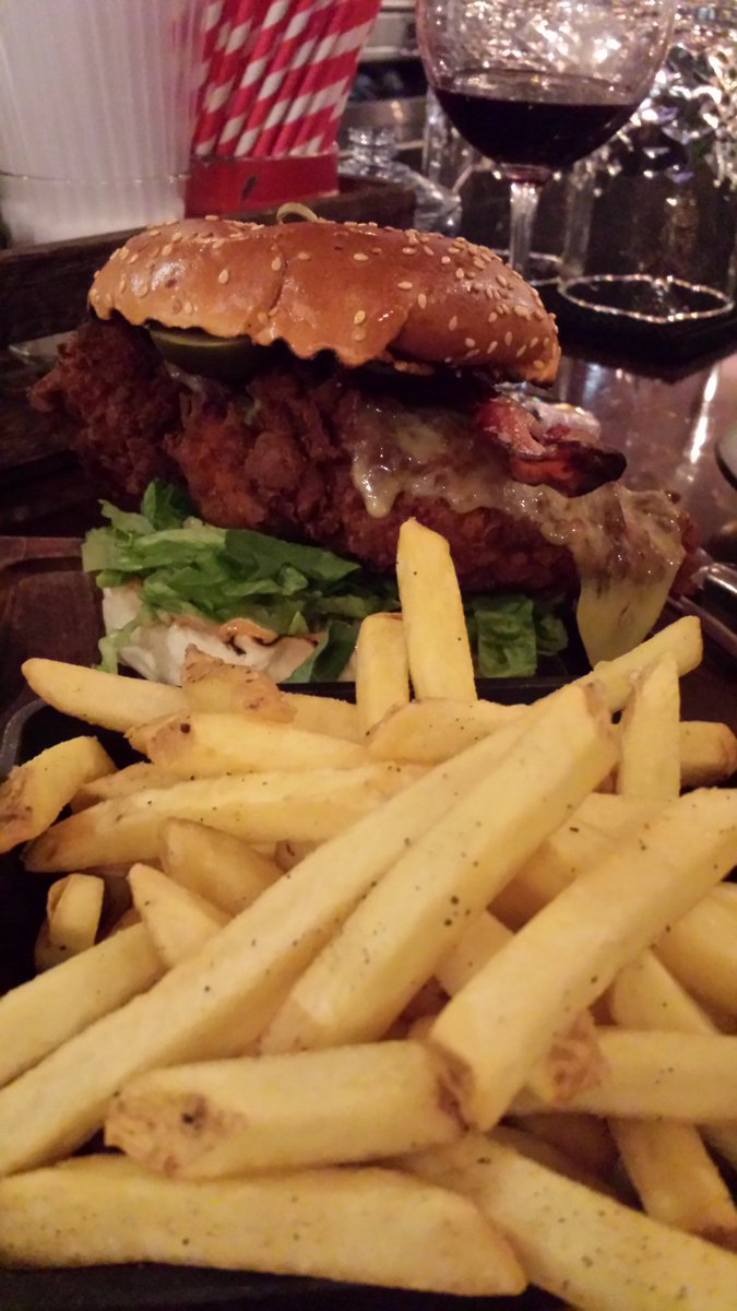 Holy cow, such fine ribs, wings and burgers at #oxclifton tonight. Might pass out from fullness. And you can eat at the bar - my fave!