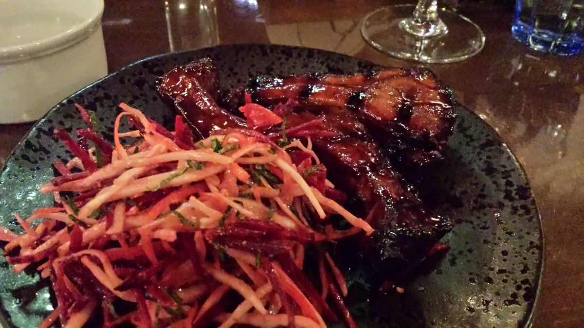 Shonette's tweet photo. Holy cow, such fine ribs, wings and burgers at #oxclifton tonight. Might pass out from fullness. And you can eat at the bar - my fave! https://t.co/Nwhv8vNszA