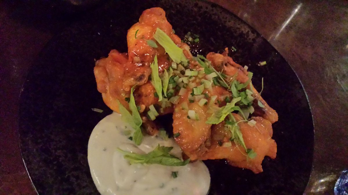 Shonette's tweet photo. Holy cow, such fine ribs, wings and burgers at #oxclifton tonight. Might pass out from fullness. And you can eat at the bar - my fave! https://t.co/Nwhv8vNszA