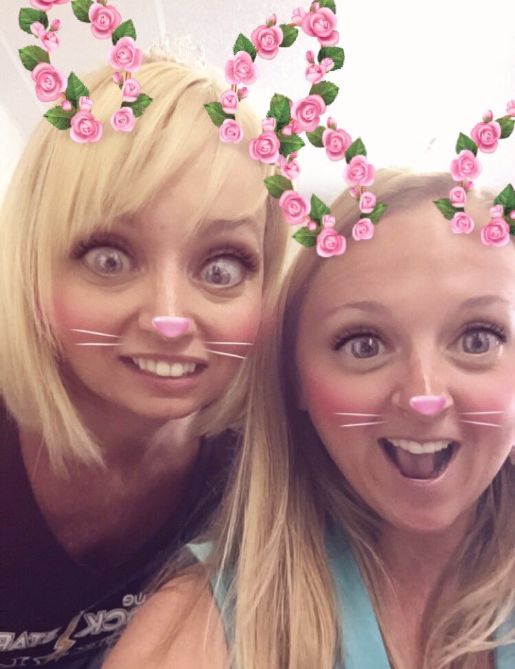 ruffinit's tweet photo. Getting paid to play on Snapchat! Getting ideas to engage students using technology! #homefun #booksnaps #teamvalverde #cuerockstar https://t.co/89JuKNaZJ8