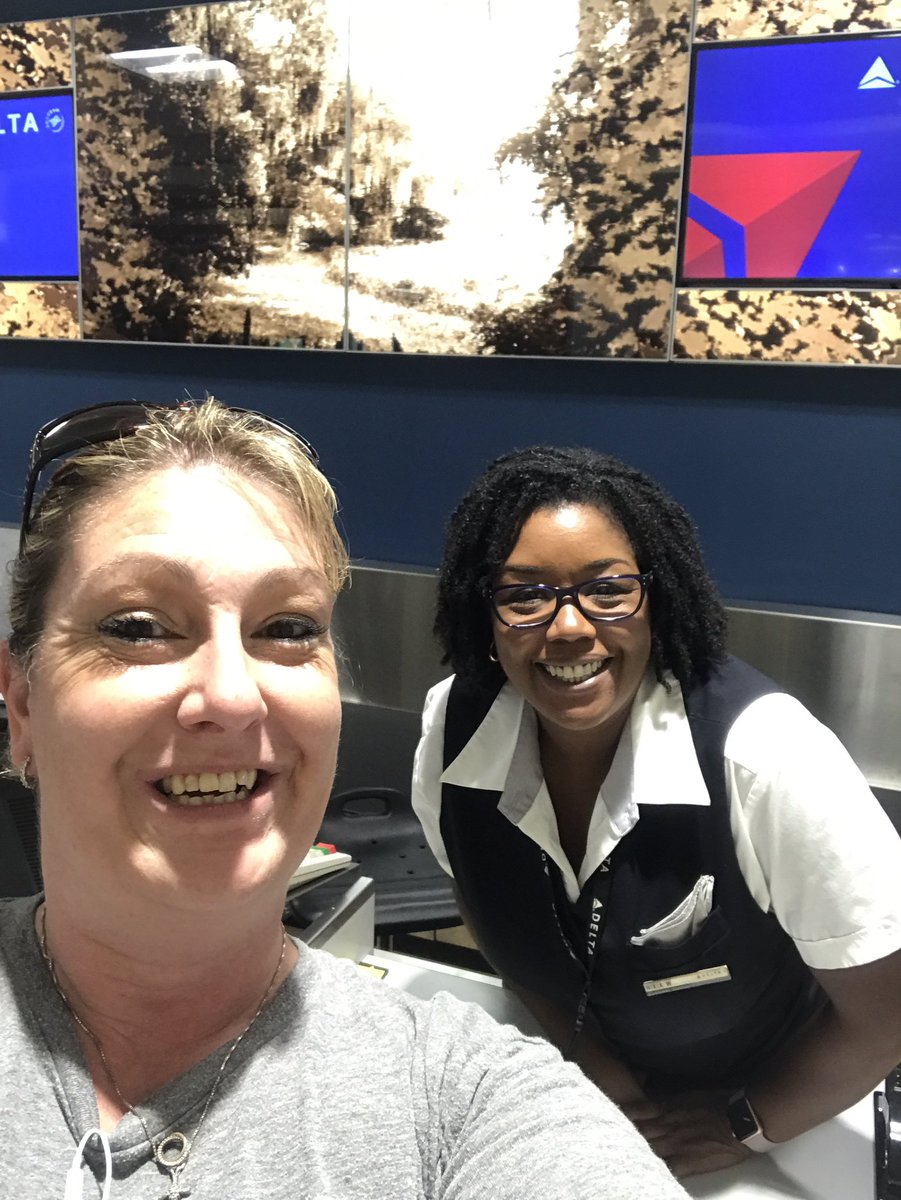 SherrellRebecca's tweet photo. @Delta Nikki in Tallahassee went above and beyond to get me home!She deserves pat on back.#flydelta#workgrind #lovemyairline https://t.co/h3IqGG1NSd