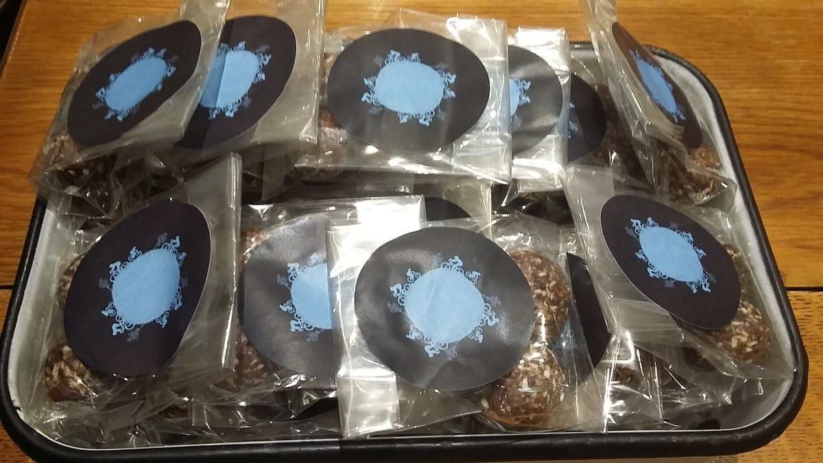 Batch_Burner's tweet photo. 800 #batchburner energy balls prepared and packed ready for our riders https://t.co/MWDR6bNmke