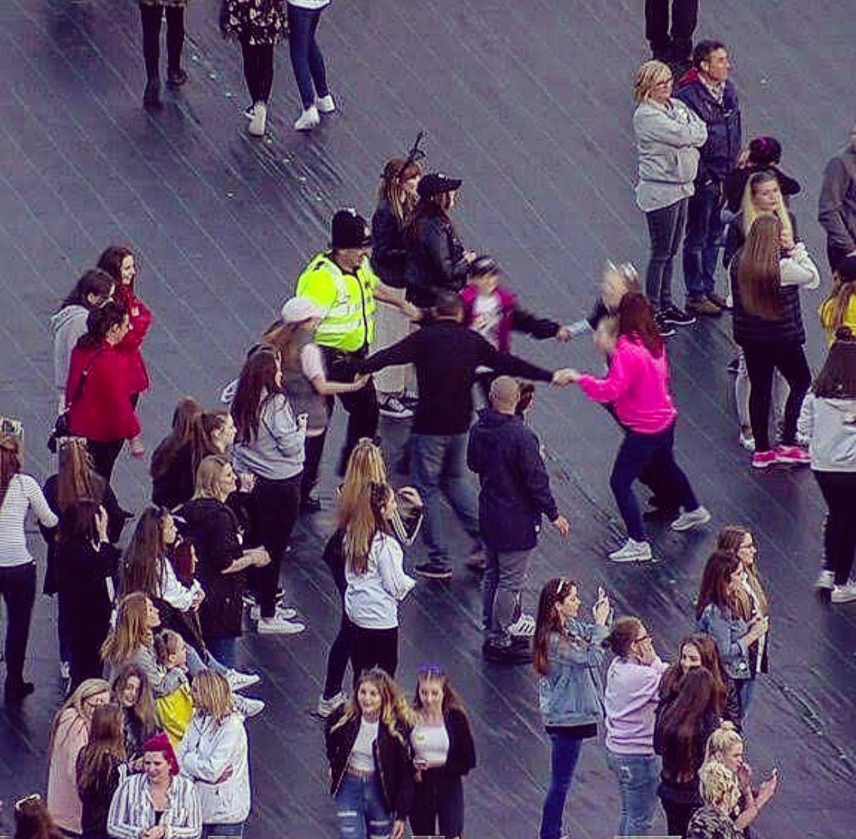 ManchesterTeaCo's tweet photo. We Do Things Differently Here | MCR #Ilovemcr #OneLoveMachester https://t.co/gPppAfCihG