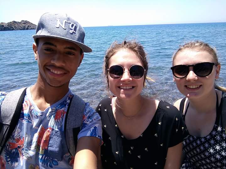SophieMollot's tweet photo. Quelques #selfies de nos étudiants de #BTSADATR de la #MFRQuetigny en stage à l'étranger à la découverte du développement rural européen. https://t.co/tTP9AJkVVZ