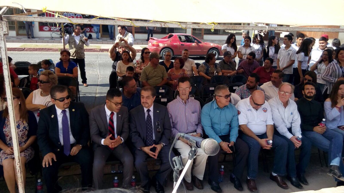 RobertYUribe's tweet image. Our Sister city logo! 🇺🇸 #DouglasAZ 🇲🇽#AguaPrieta. I am proud to be representing the greatest #bordercommunity in the state of AZ. #Unity