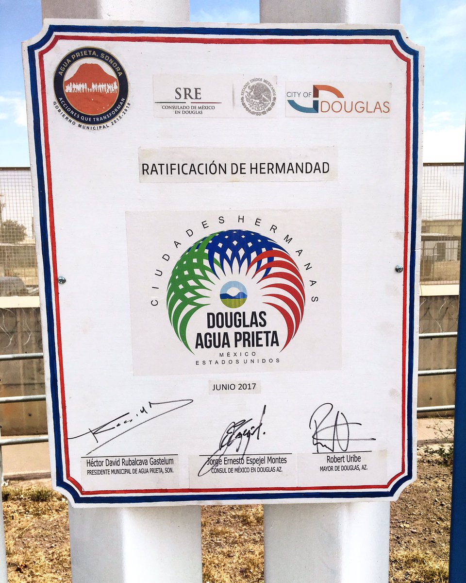 RobertYUribe's tweet image. Our Sister city logo! 🇺🇸 #DouglasAZ 🇲🇽#AguaPrieta. I am proud to be representing the greatest #bordercommunity in the state of AZ. #Unity