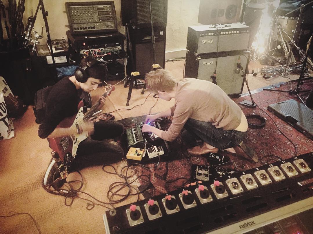 Reslosound (@reslosound) on Twitter photo #Shoegazing girls @PamelaHute & @VanSupernova in #studio with @Jmini_music #Fender #Jazzmaster & <a href="/Reslosound/">Reslosound</a> #Reslo #RibbonMic #Shoegazing girls @PamelaHute & @VanSupernova in #studio with @Jmini_music #Fender #Jazzmaster & <a href="/Reslosound/">Reslosound</a> #Reslo #RibbonMic