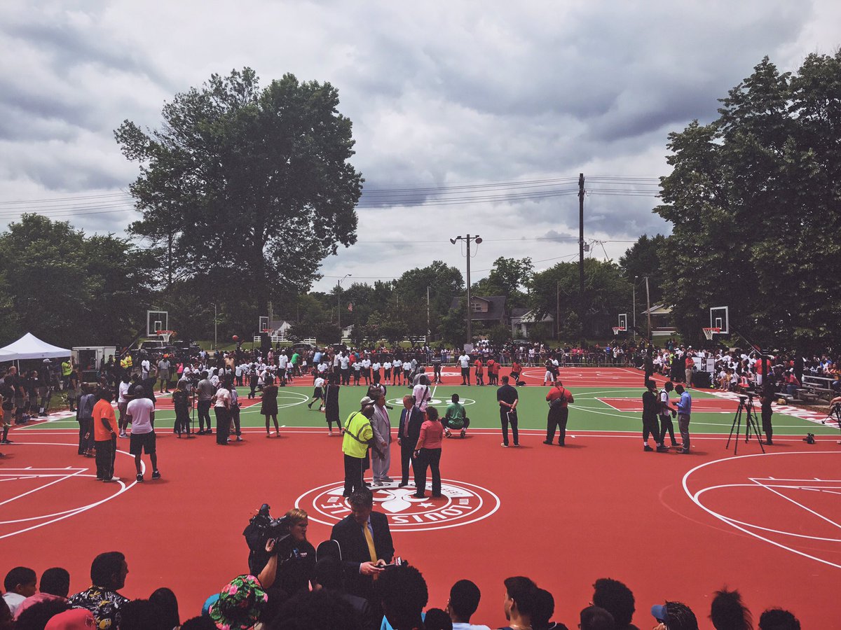 Axel_Roley's tweet photo. It was all love outhere…
#ItsPossibleHere https://t.co/pph0mRwsQx