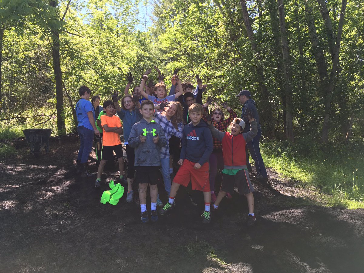 MrjVolpe's tweet photo. A lot of hard work out on the @BelleShermanES Nature Trail today! #4thgrade #trailbuild #nature https://t.co/7aqmZ2C5uh