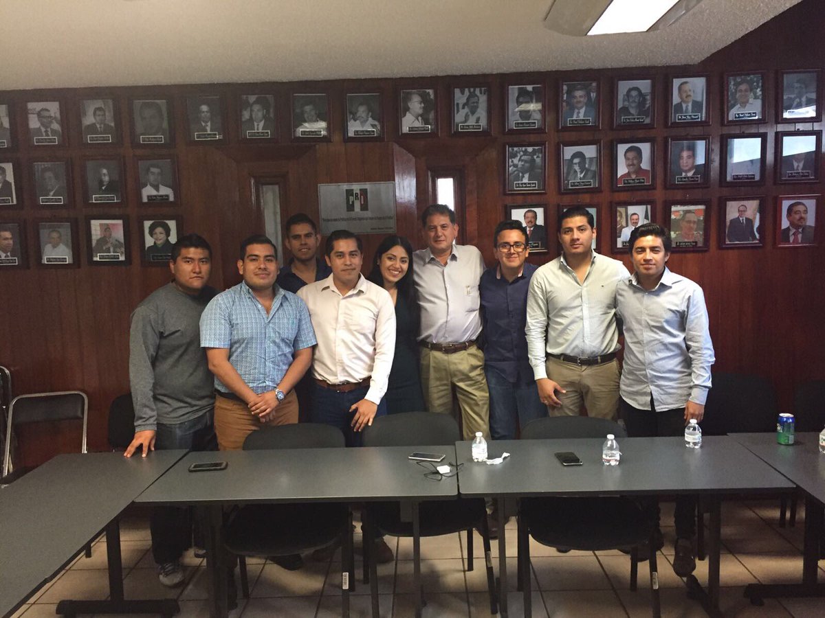 RodoMoralesb's tweet photo. El día de ayer nos reunimos Sectores y Organizaciones Juveniles #PRI con nuestro presidente,donde Refrendamos el Trabajo en Unidad. https://t.co/PCkbwyLf9X