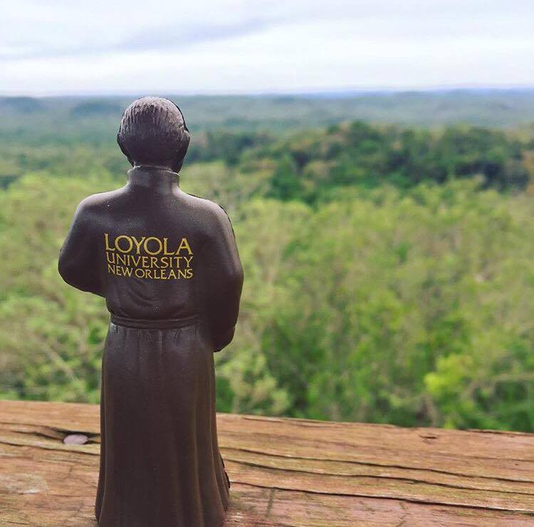 Loyola_NOLA's tweet photo. Now that's an unBELIZAable view! We love seeing our students bringing the 'Pack spirit with them! Photo: julesmadethisthing #wolfpackpics https://t.co/rVOM5iRoWc