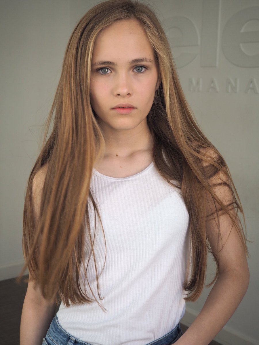 josephineMmodel's tweet image. Harriets latest #selectmodels update @Harriet_webbo #model #minimodel #daughter #love #polaroids