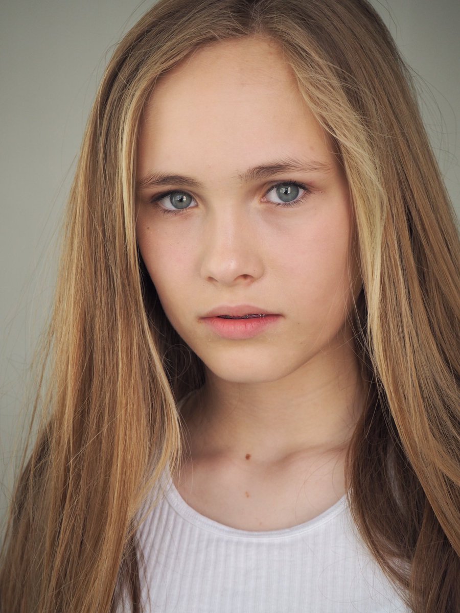 josephineMmodel's tweet image. Harriets latest #selectmodels update @Harriet_webbo #model #minimodel #daughter #love #polaroids