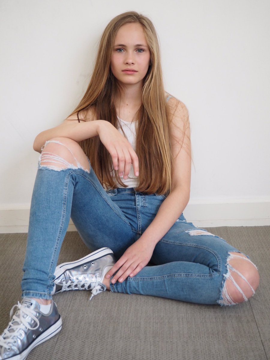 josephineMmodel's tweet image. Harriets latest #selectmodels update @Harriet_webbo #model #minimodel #daughter #love #polaroids