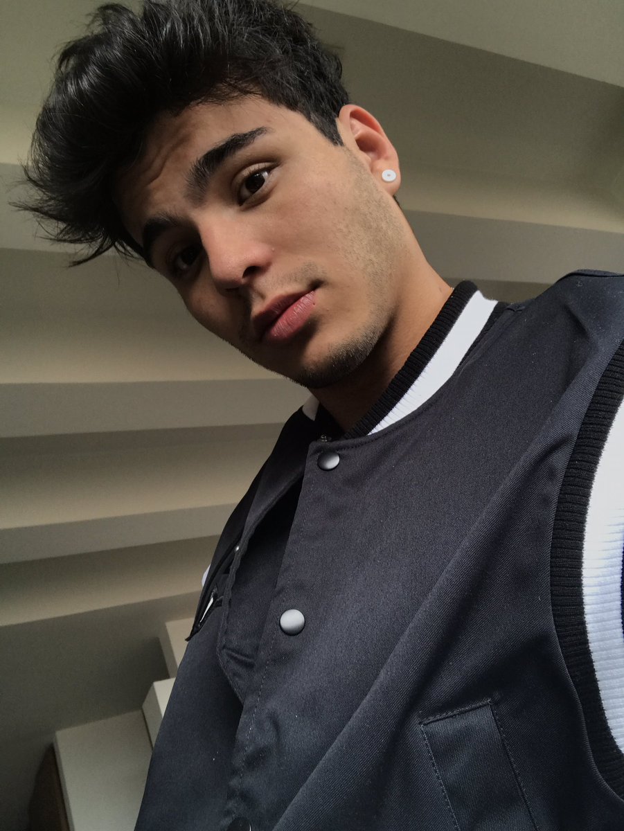 villalobossebas's tweet photo. Hola, te amo, chao https://t.co/l7lZtbcb6z