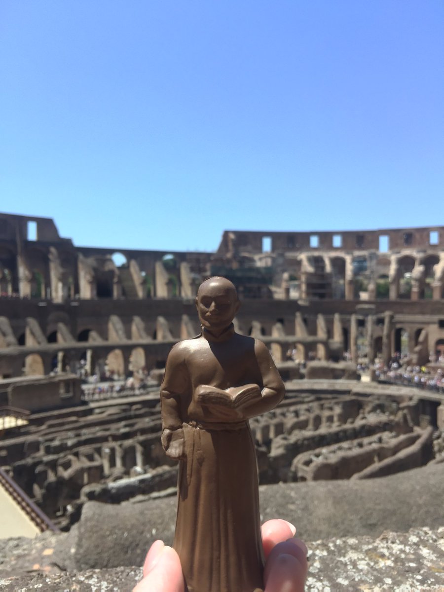 m_athenaa's tweet photo. @Loyola_NOLA hi I am in Rome, Italy and Lil Iggy is having a great time!!! #IggyTravels #WolfPackPics #WOLFPACKWEDNESDAY https://t.co/U98TxzG1kg