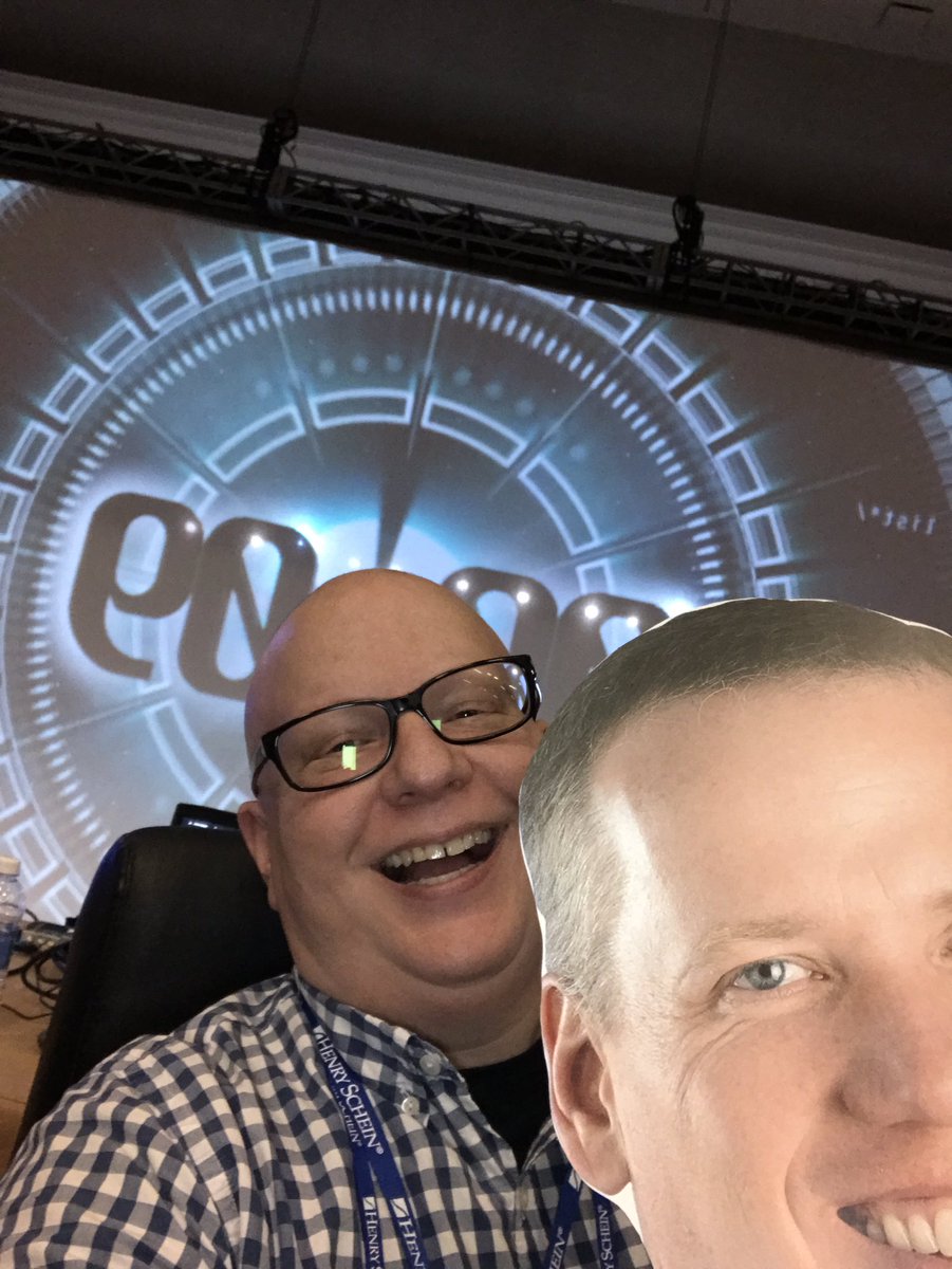 HS_Multimedia's tweet image. #HSDNSM Back stage with Tim.