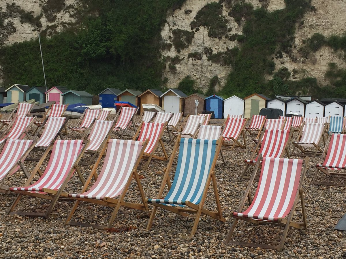 StrawGabriele's tweet photo. Beer is ready for the summer, plenty of chairs available! https://t.co/c2RXCl2qmg