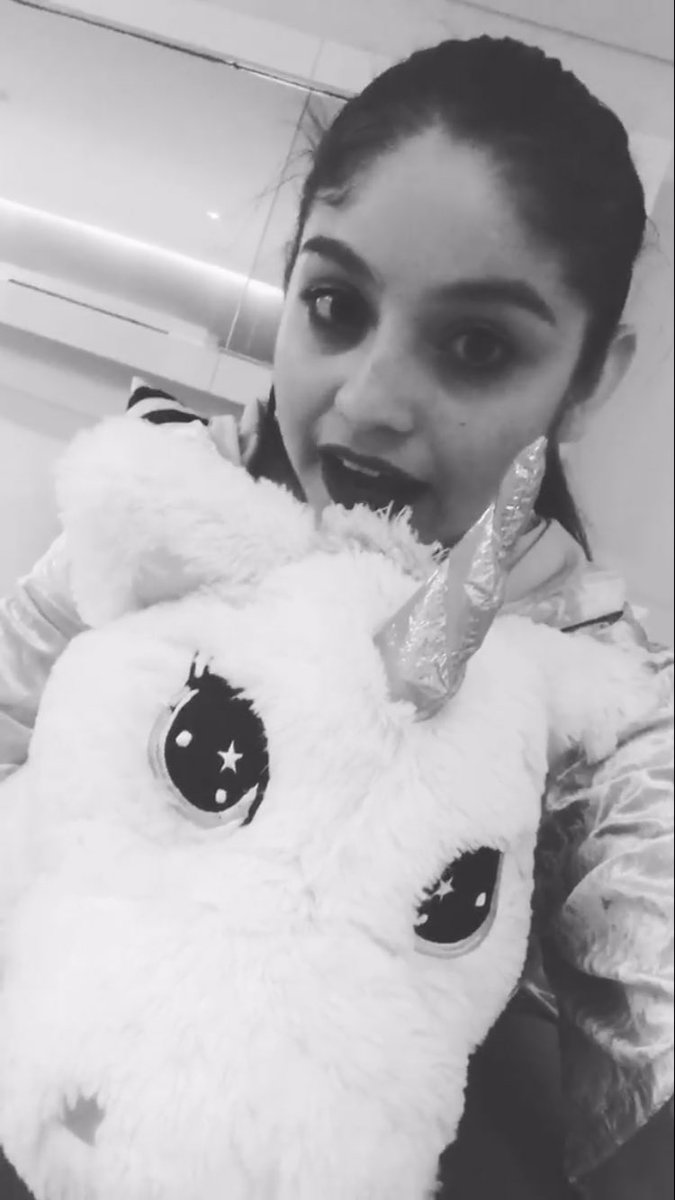 karoldates's tweet photo. @karolsevilla señora Sevilla, dejes a karol tener este unicornio por favor!!! 🦄 https://t.co/MdvYSacf9N