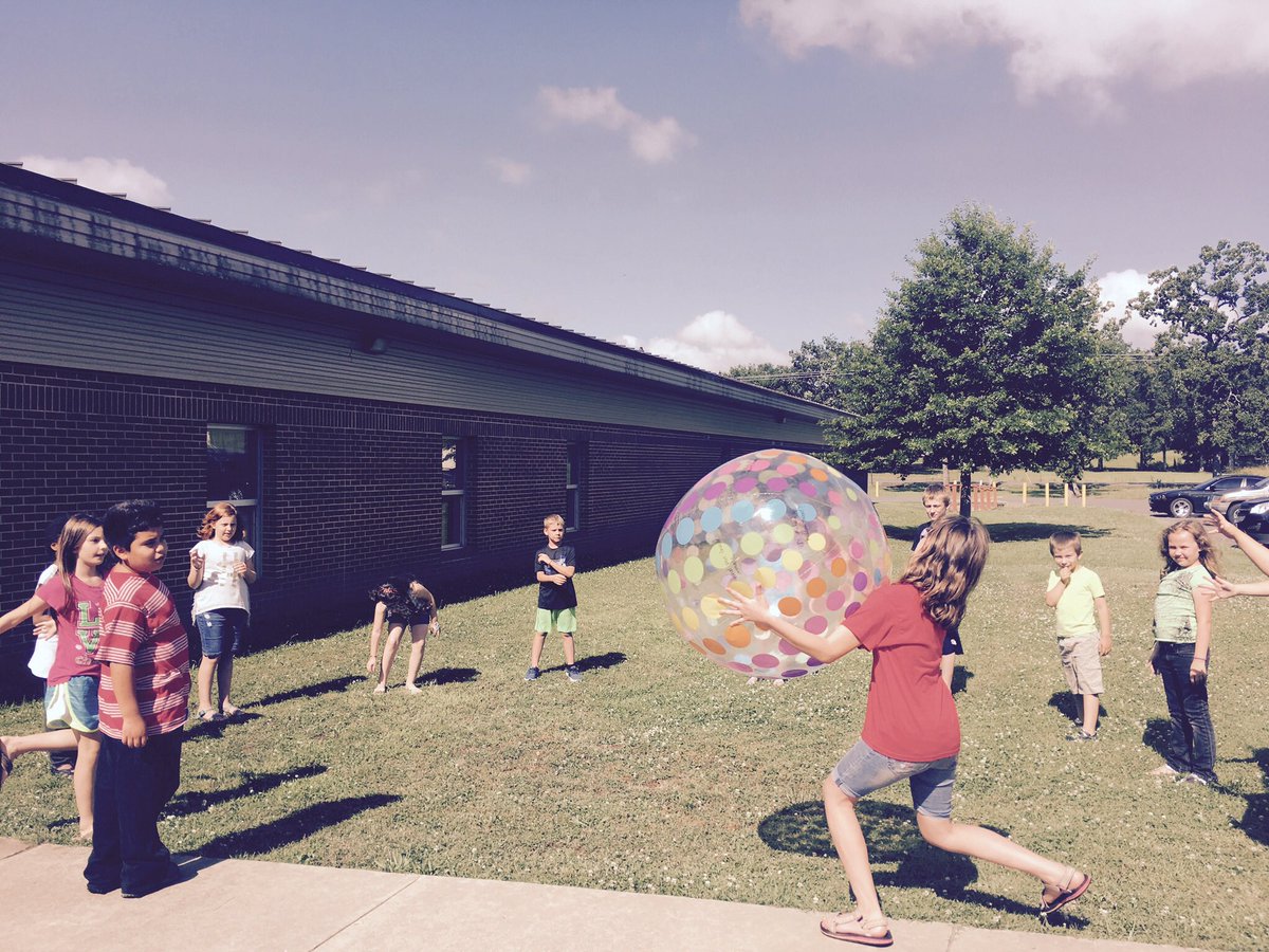 melgrabru's tweet photo. #gettoknowyou #mathball #cmssummercamp2017 #mathmaniacamp2017 @CMSSDEagles https://t.co/x4qgevdADg