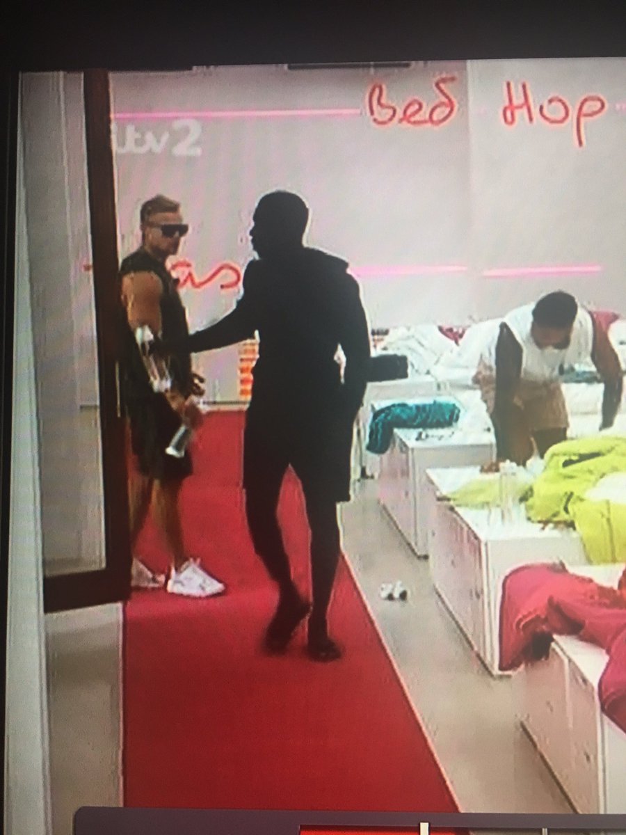 jakebailey12's tweet photo. How do you unlock the 3rd character of love island? https://t.co/4QHZ2onAT2