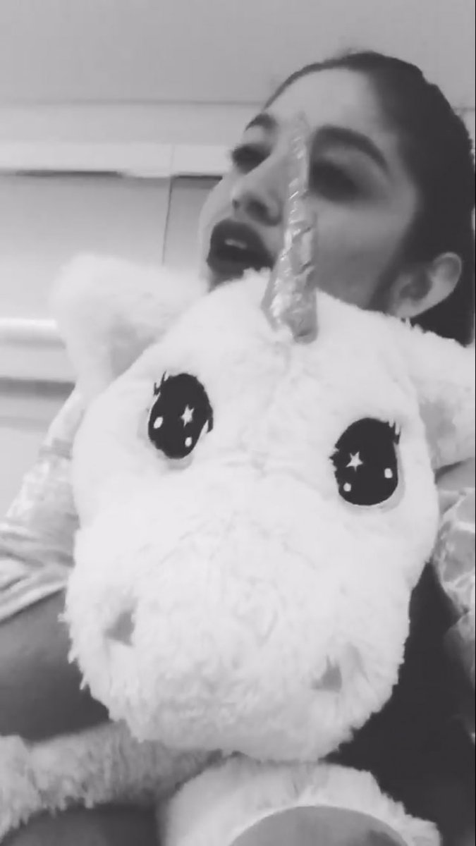 karoldates's tweet photo. @karolsevilla señora Sevilla, dejes a karol tener este unicornio por favor!!! 🦄 https://t.co/kuCCBBY25K