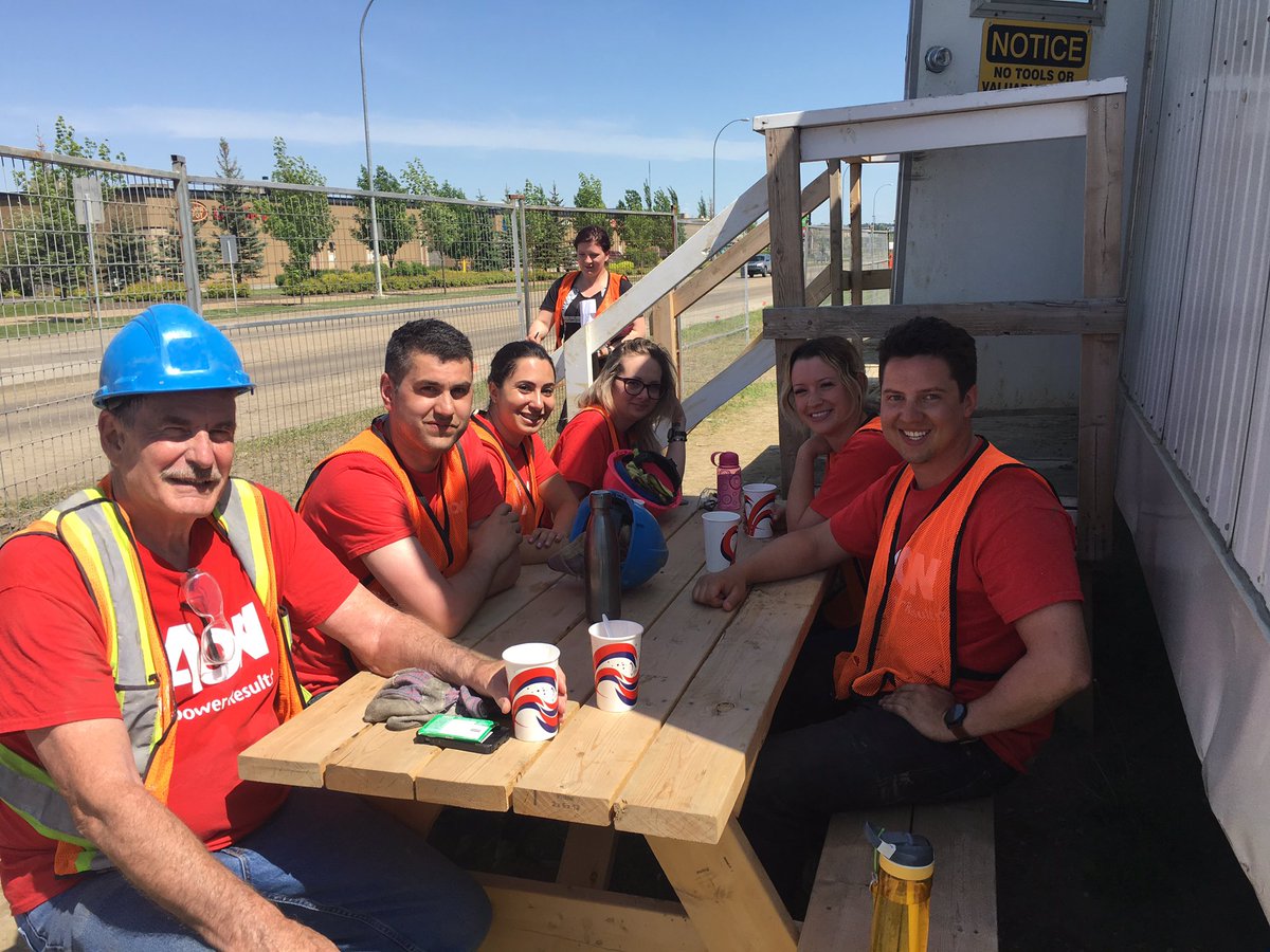 Christinarankin's tweet photo. Water break for @AonCanada #EmpowerResults2017 @Habitatedm great team out of Aon #YEG https://t.co/ejRNWmKNSL