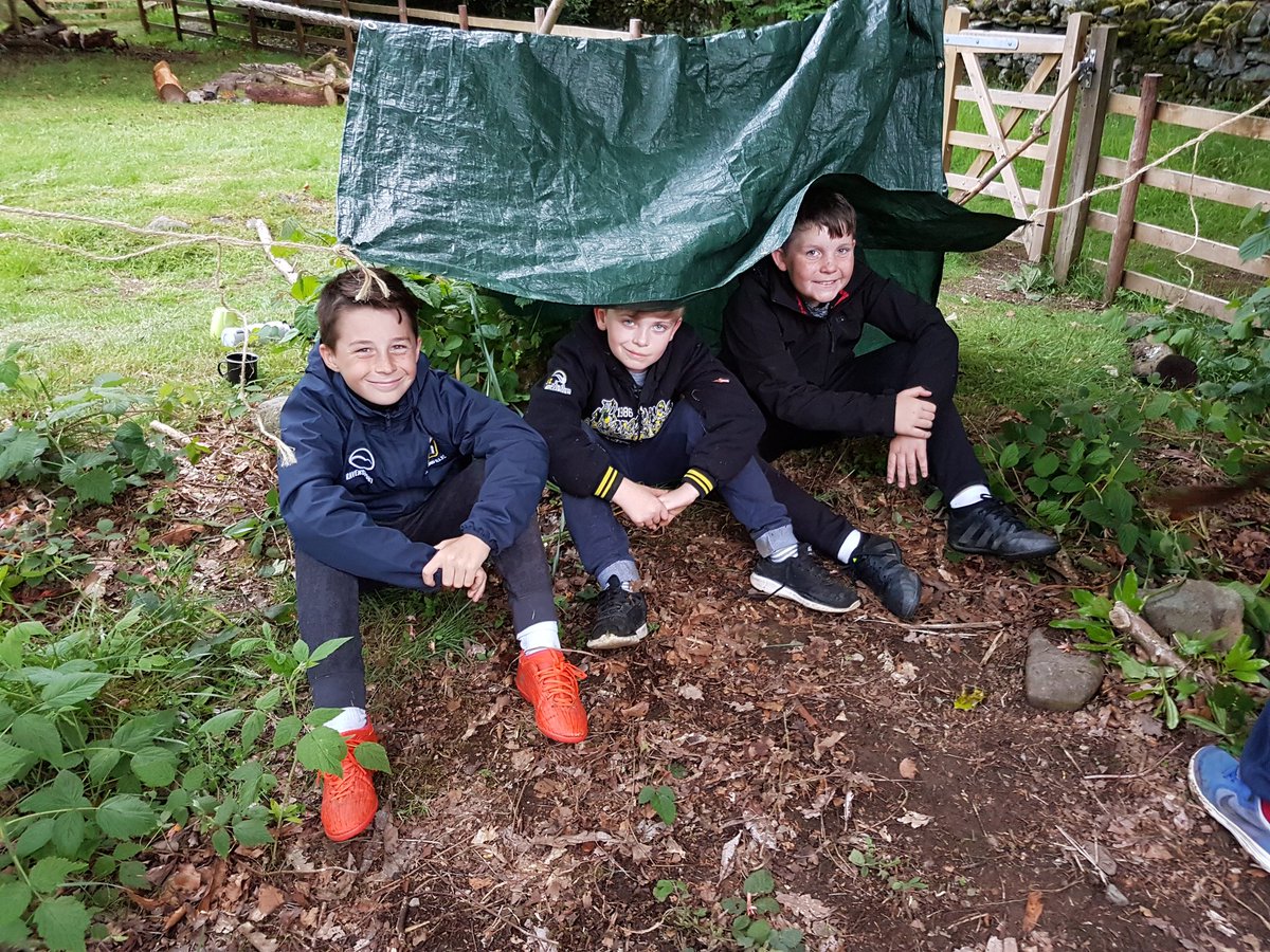 MissEFoote's tweet photo. Class 11 and their amazing shelters! @newbarns1 @MsWilson25 @LakelandLight @Mrssteelesclass https://t.co/35URNlOsY9