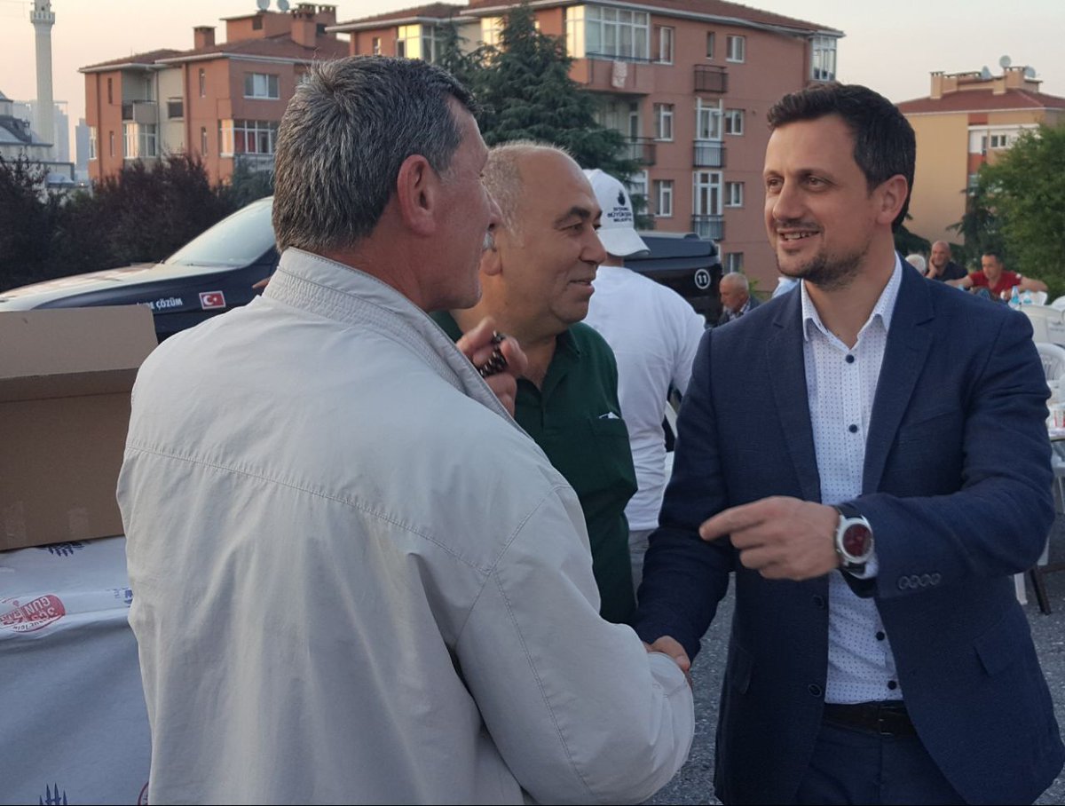 akpartibesiktas's tweet photo. İlçe Başkanımız Sn.Ferşat YILDIRIM'ın katılımı ile Akatlar Mahallesi iftar programımızı gerçekleştirdik. https://t.co/gtOjEWczsL