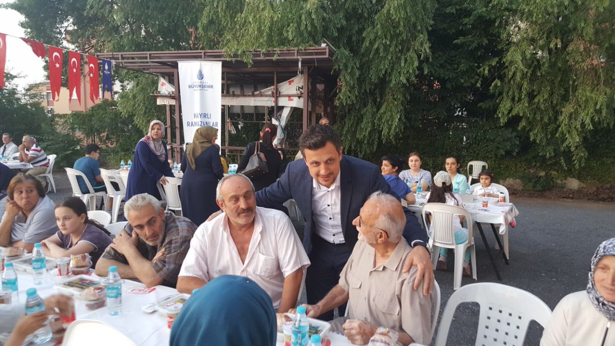 akpartibesiktas's tweet photo. İlçe Başkanımız Sn.Ferşat YILDIRIM'ın katılımı ile Akatlar Mahallesi iftar programımızı gerçekleştirdik. https://t.co/MCpZVQlyBk