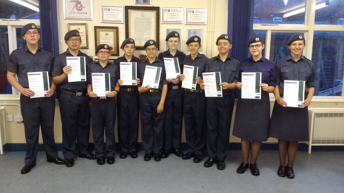 1122sqn's tweet photo. 10 cadets passing Youth First Aid! We are in safe hands! #savingalife @adrenalinefa @OC1122SqnATC @OCStaffsWing @RCWalesandWest1 @ComdtAC https://t.co/C8rIRzHHtQ