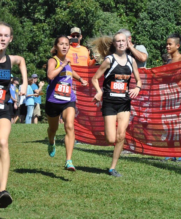 randimartinezz's tweet photo. happy because it's #GlobalRunningDay !!! there's really nothing else I dread/love more #shinsplints #blisters #sprainedankles https://t.co/bw8jJwKuZ1