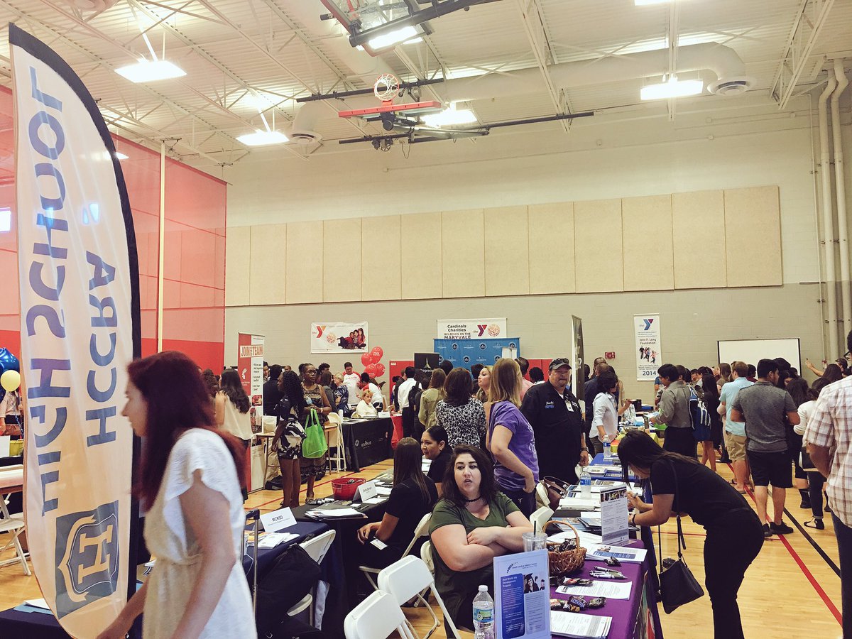 dtvalenzuelaphx's tweet photo. Thanks @OpportunitiesMC &amp; @MaryvaleYMCA for organizing today's @100K_Opps job fair in #OurMaryvale! #PhxD5 #PhxAchieves https://t.co/NqauZra5ZA
