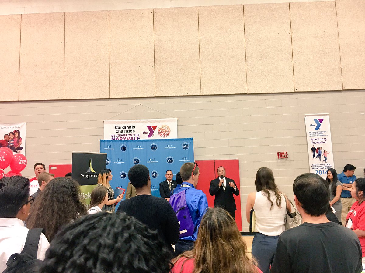 dtvalenzuelaphx's tweet photo. Thanks @OpportunitiesMC &amp; @MaryvaleYMCA for organizing today's @100K_Opps job fair in #OurMaryvale! #PhxD5 #PhxAchieves https://t.co/NqauZra5ZA