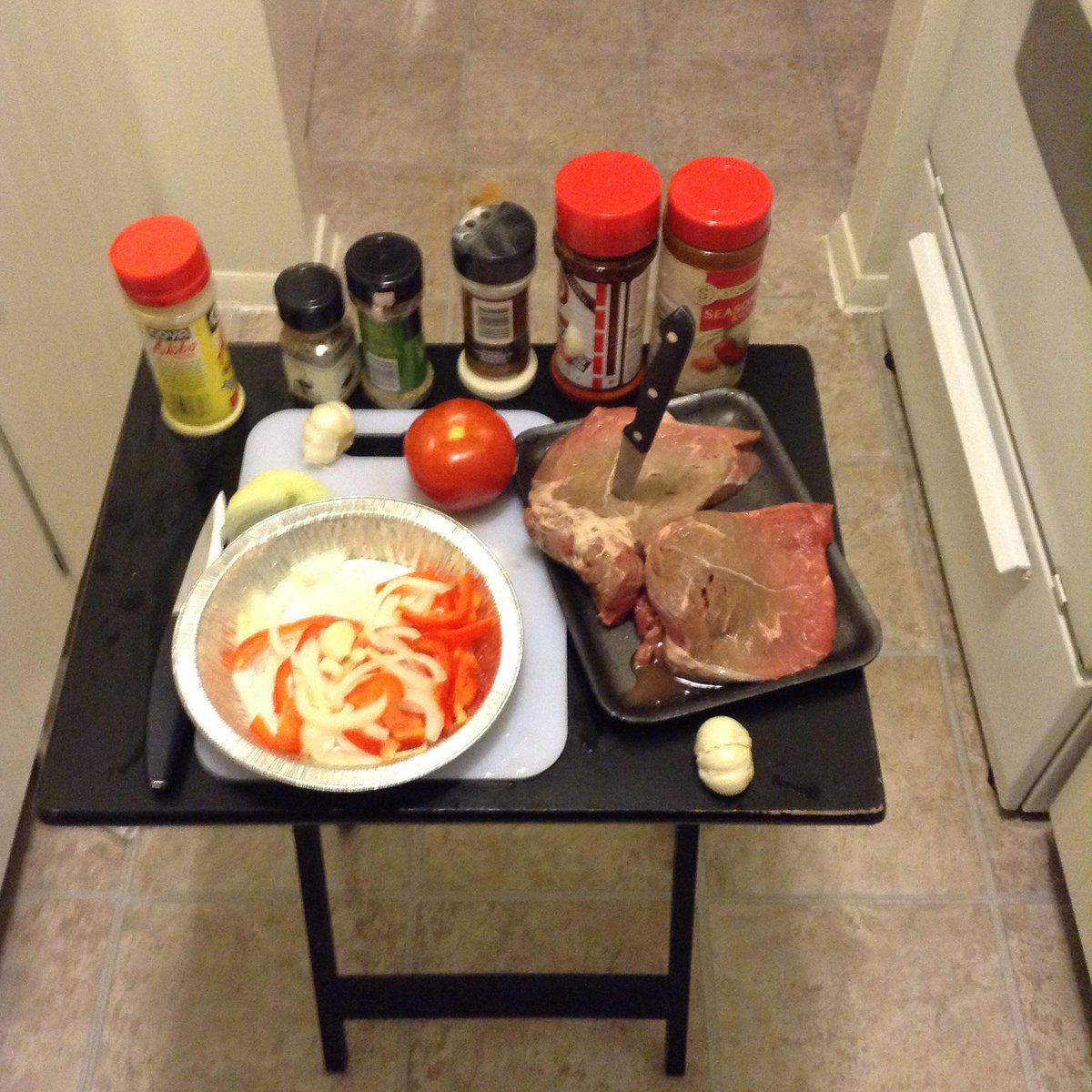 FREEPATRICK2017's tweet image. WHO SAYS A REAL MAN CAN'T COOK.  TO HERE THE REST OF THIS STORY GO TO FACEBOOK @ FREEPATRICKPURSLEY.  GET THE SCOOP ON PATRICK.