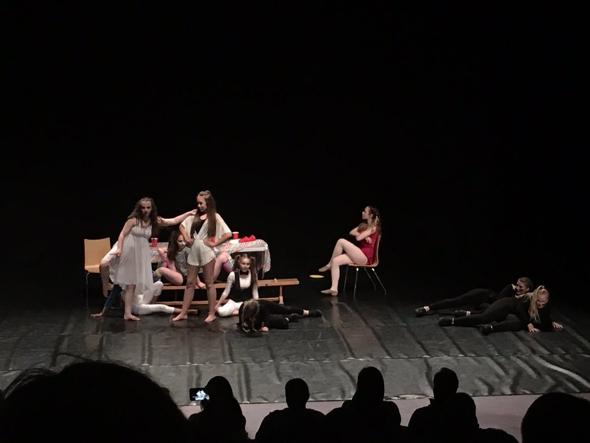 Well Done to the girls that took part in the Edinburgh Dance competition tonight and won best costume!💃🏻💃🏻💃🏻