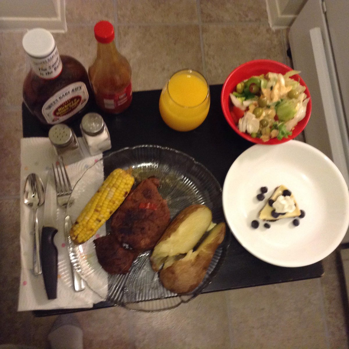 FREEPATRICK2017's tweet image. WHO SAYS A REAL MAN CAN'T COOK.  TO HERE THE REST OF THIS STORY GO TO FACEBOOK @ FREEPATRICKPURSLEY.  GET THE SCOOP ON PATRICK.