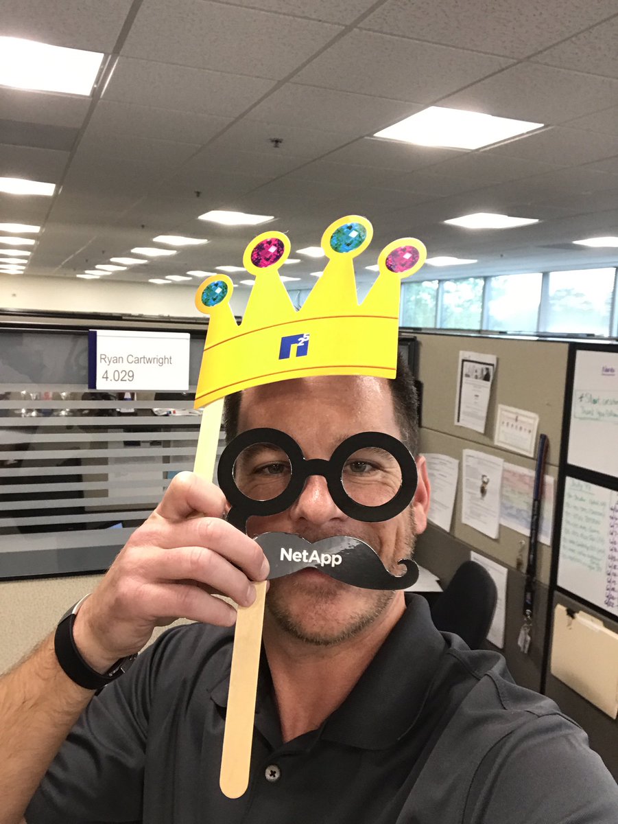 RunnerRyan11's tweet photo. Celebrating @NetApp #25Together has dwindled down ... #selfie #NetApp #PrinceNetApp #fieldmarketing #marketingfun #NetAppEast #Atlanta https://t.co/94Wb3K5nA4