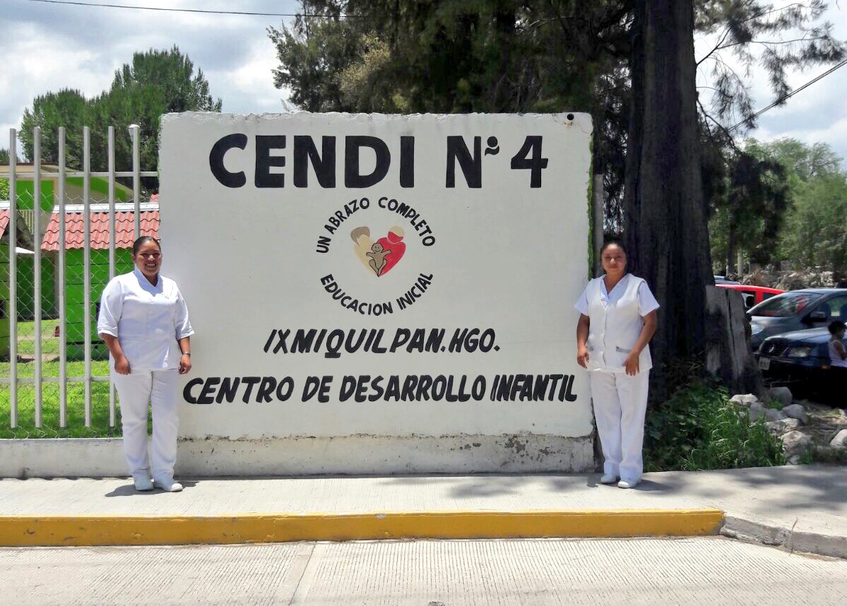 IsssteHidalgo's tweet photo. Personal de medicina preventiva C.H. Ixmiquilpan acude al #CENDI4 para revisar y actualizar cartillas de vacunación || @ISSSTE_mx https://t.co/TDkOfUZ4o0