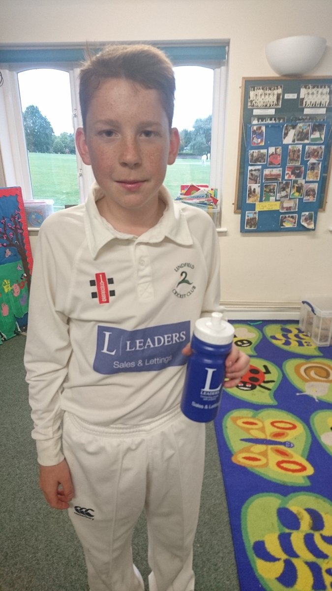 <a href="/AlexAlexpedey/">Alex Pedley</a> picking up his @hheath_leaders Player of the Week award this evening. #cygnets2swans