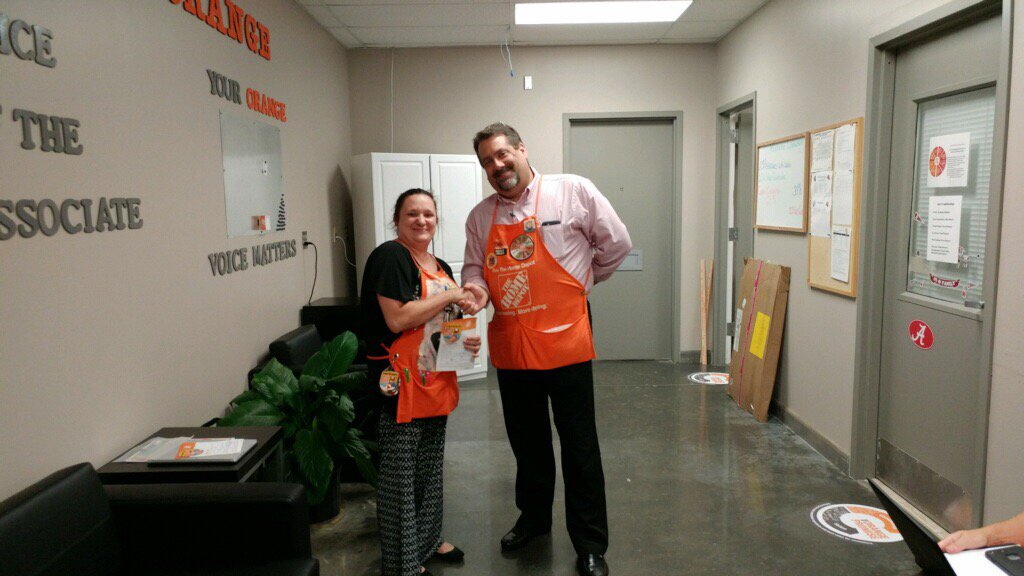 HomeDepot809's tweet photo. Congrats @nerdymom22 on your DM Homer Award today! You are a true asset to the HD 809 team! We appreciate you! https://t.co/0hJ2JmZy5n