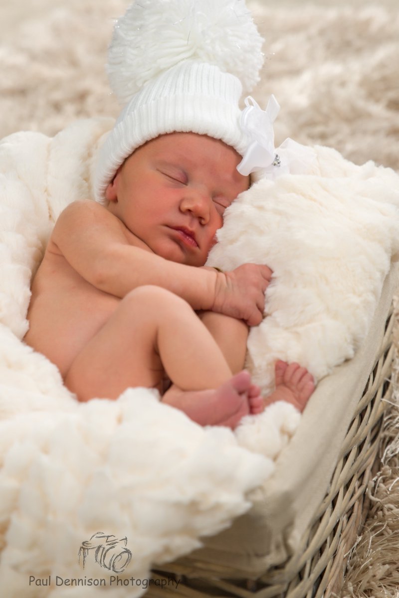 PD__Photography's tweet photo. On Sunday I had the pleasure of #photographing this #gorgeous little #newborn #baby, Her name is Destiny-Faith, #6daysold.
#leedsphotography https://t.co/FZEPChuhuy