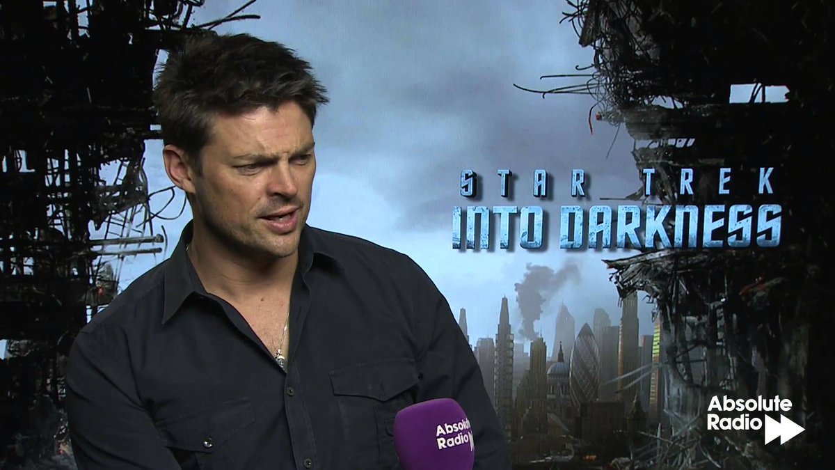 BCumberbatchMex's tweet photo. ¡Feliz Cumpleaños @KarlUrban! Guapísimo #DrMcCoy, quien salvó al #CapKirk con la sangre de nuestro venerado #Khan #StarTrekIntoDarkness 🎂🎉🎈 https://t.co/1S5V5DKZwZ