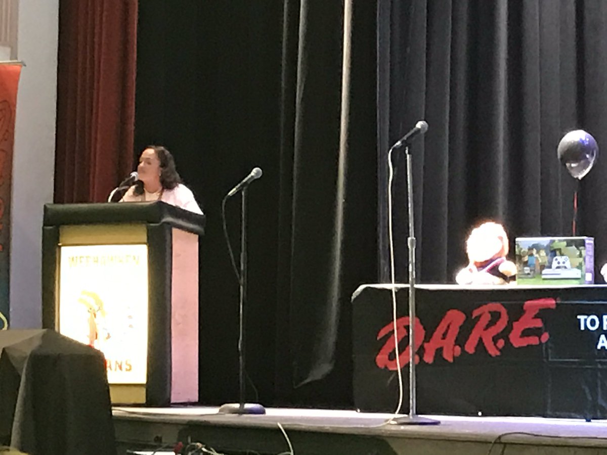 MissKRTurner's tweet photo. Wonderful night at DARE Graduation! Thank you,  @SuzanneMera and our officers! @WeehawkenTSD @ZywickiR https://t.co/7gOEgC6SYr