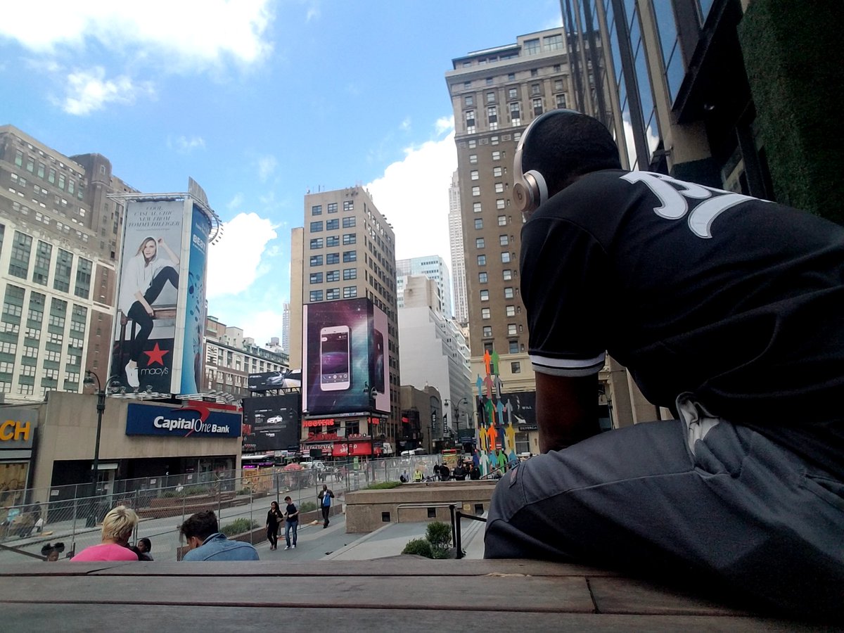 ShinTakuma77's tweet photo. Sometimes I find myself loving be above everything, the pettiness, the b.s., the stress
#deb4 #blessed #riseabovebs #uptop #empirestate https://t.co/Q5qEihPSEE
