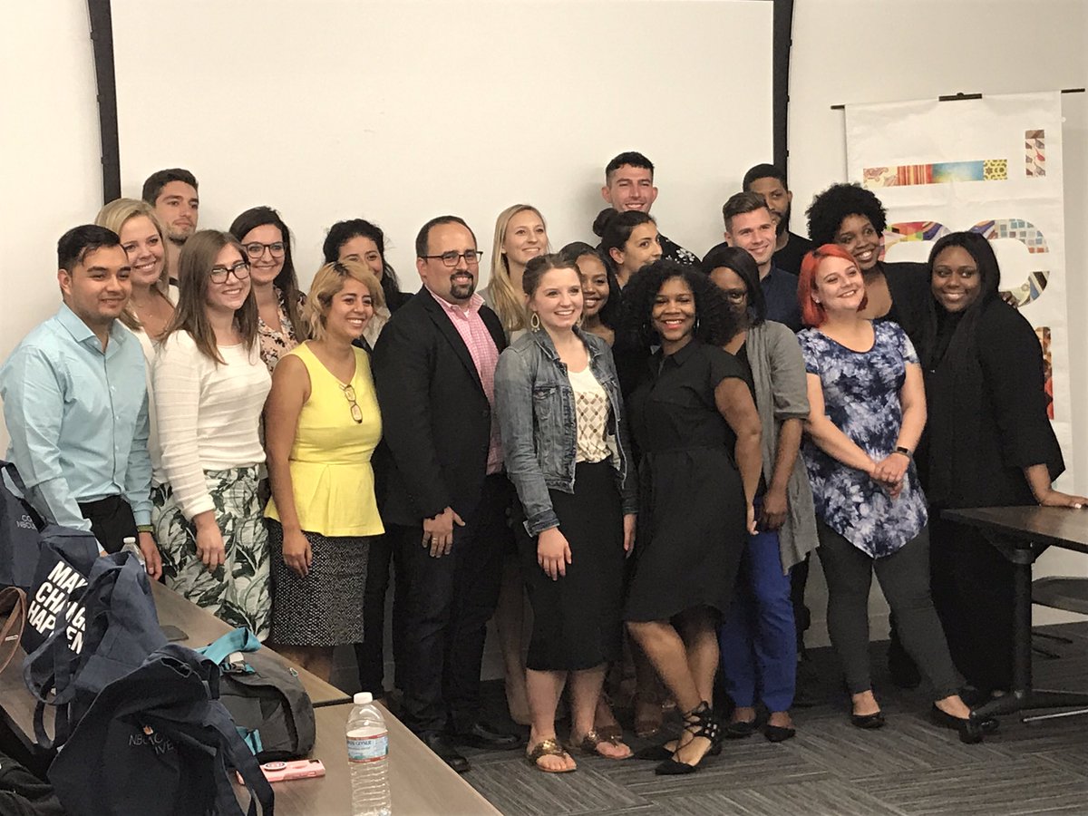 FutureFounders's tweet photo. Thanks to @DePaulPRAD #PRAD585  class for your amazing consulting work this semester. 👏🏼👏🏼 We've got work to do! @mattragas @DePaulU https://t.co/lTMyNpU2Ly